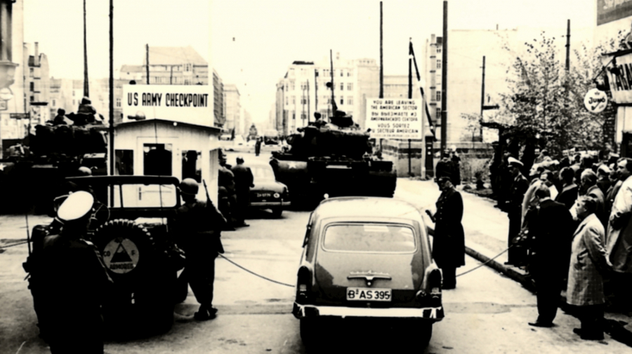 Checkpoint Charlie historisches Foto