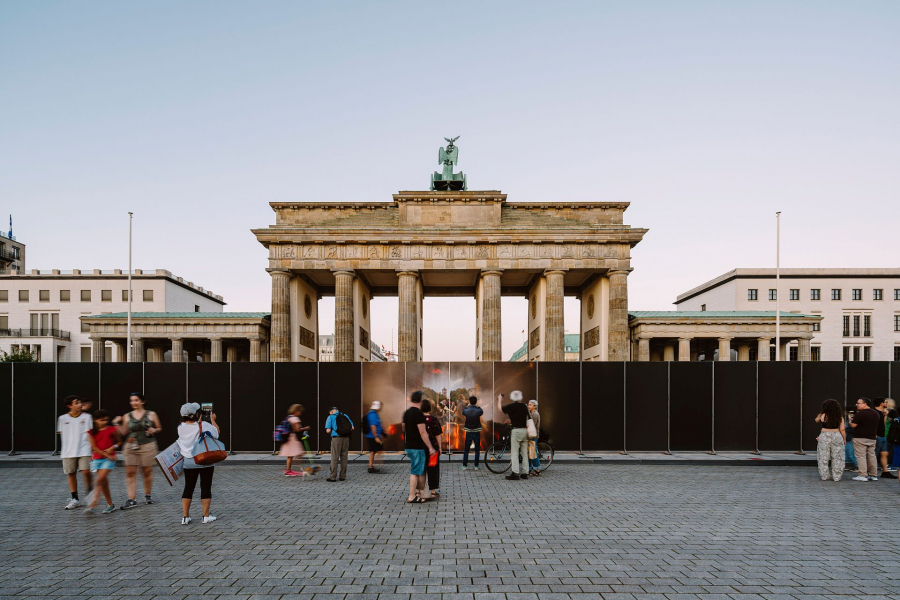 Foto von der Installation vor dem Brandenburger Tor